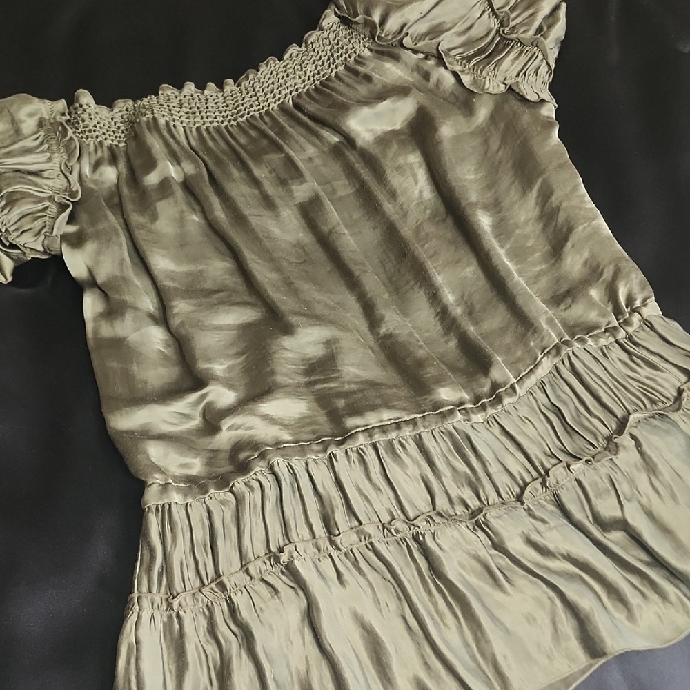 Theory Olive Ruffled Blouse - Picture 6 of 9